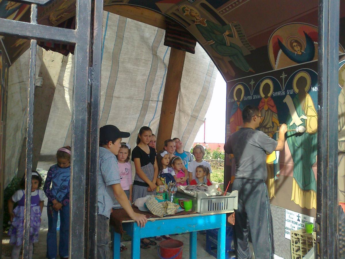 Pictarea portii de la intrare