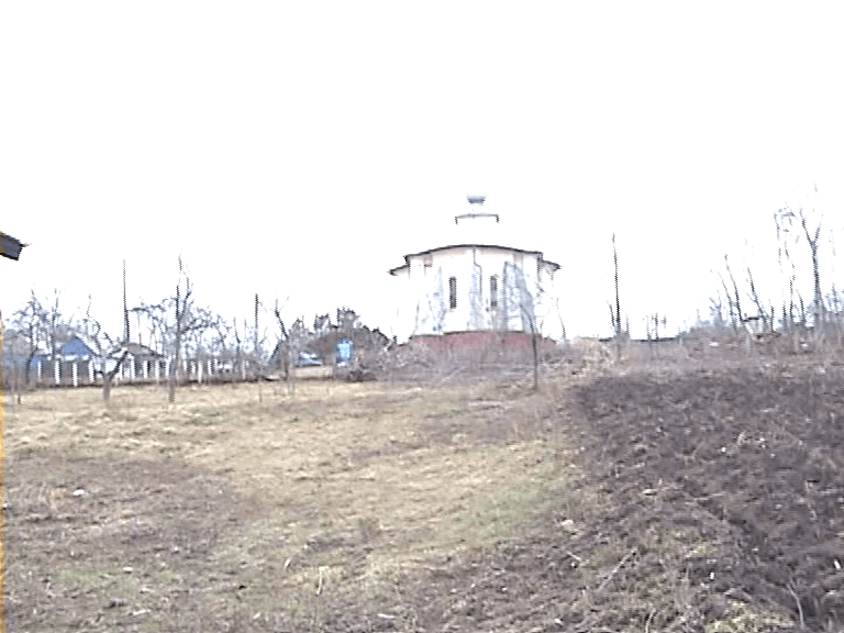 Curtea casei parohiale